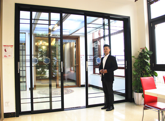 加盟伊盾門窗，實現(xiàn)你發(fā)財致富的夢想！113002