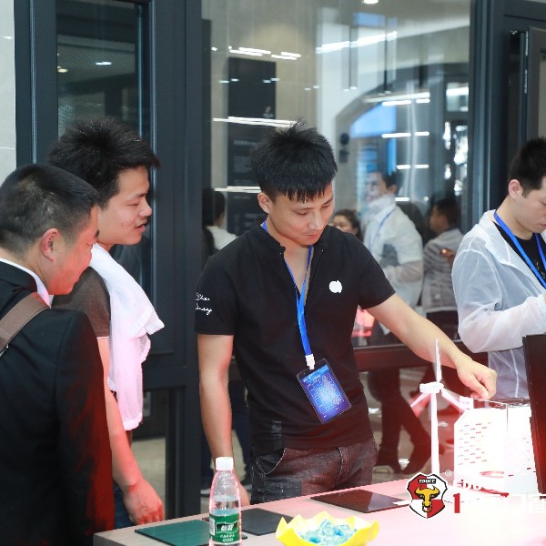 伊盾節(jié)能安全門窗有哪些特性？