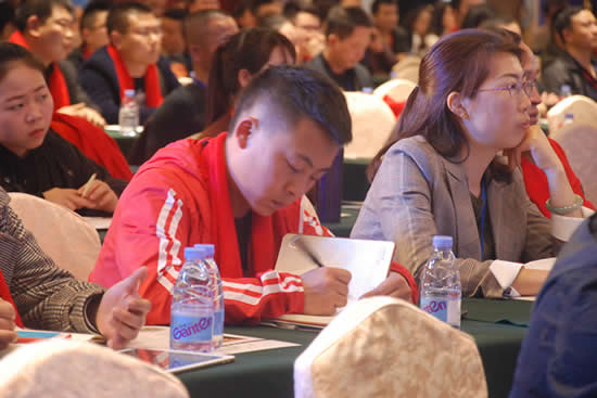 伊盾10載，贏領(lǐng)未來(lái)——伊盾門(mén)窗即將舉辦第八屆經(jīng)銷(xiāo)商戰(zhàn)略峰會(huì)！09